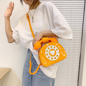 Vente en gros Sacs à main en forme de téléphone en bandoulière pour femmes Porte-monnaie créatif pour filles mignonnes - Product Image 4
