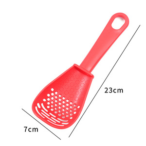 Cuchara coladora multifuncional para cocina con orificios para drenar ajo, jengibre, patatas y arroz, material PP, solo lavar a mano. - Product Image 5