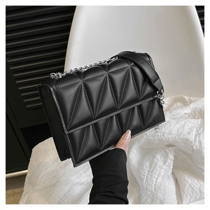 <span class=keywords><strong>Sac</strong></span> <span class=keywords><strong>à</strong></span> <span class=keywords><strong>main</strong></span> matelassé élégant en PU pour femme, petit format, nouvelle mode 2026, <span class=keywords><strong>à</strong></span> bandoulière avec chaîne, idéal pour le travail et les trajets quotidiens - Product Image 3