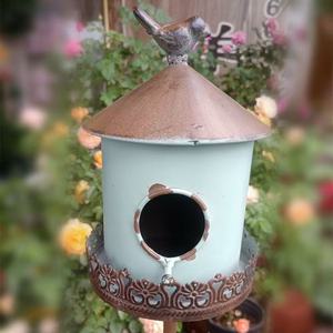 Nichoir vintage en fer forgé vieilli avec ornement d'oiseau, boîte à oiseaux suspendue résistante aux intempéries <span class=keywords><strong>pour</strong></span> la décoration extérieure de jardin et d'arbres - Product Image 2