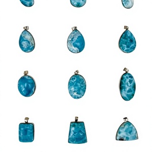 Colgante de Larimar de Plata de Ley 925 Hecho a Mano, Gema Natural Suelta en Cabujón, Certificado por Terceros, Regalo para Boda, Compromiso o Fiesta - Product Image 1