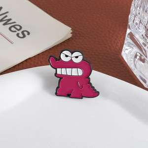 Épingle en émail crocodile rose en métal artisanal Vente en gros Broche de personnages d'anime comique Broche Insigne de revers UV Nickel noir - Product Image 4