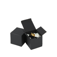 Boîtes d'emballage cubiques noires mates, boîtes cadeaux en carton ondulé à rabat supérieur, petits contenants pour bougies avec rembourrages