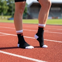 Chaussettes de course et de cyclisme personnalisées avec logo, anti-ampoules, en nylon compressif, pour adultes, chaussettes de sport durables en nylon.