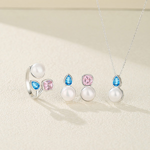 Anillo de Plata S925 con Perla de Agua Dulce, Zirconia Azul en Forma de Lágrima y Zirconia Rosa Cuadrada — Joyería Elegante para Mujer - Product Image 4