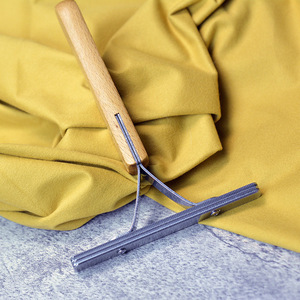 Peine multifuncional para depilación de mascotas de acero inoxidable y madera para perros y gatos, alfombras y ropa almacenadas - Product Image 3