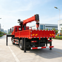 Grue montée sur camion JIUBANG 8 tonnes avec châssis Sinotruk, flèche en U à 5 sections, hauteur de levage de 18,5 m, moteur, boîte de vitesses, pompe