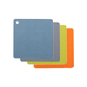 Tapis isolant en silicone épais antidérapant en nid d'abeille pour protection de cuisinière et support de casserole - Product Image 3