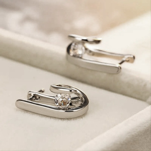 Orecchini a Cerchio Geometrici Avvolgenti per Donne, Ear Cuff Minimalista Curvo, Gioielli di Moda Quotidiana - Product Image 3