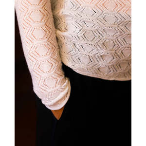 Maglione da Donna con Collo Tondo in Lana e Pizzo Diamantato, Lavabile in Lavatrice, Elegante e Resistente - Product Image 5