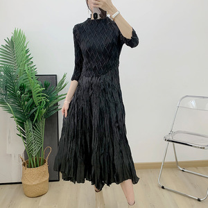 Robes décontractées élégantes plissées longues <span class=keywords><strong>grande</strong></span> <span class=keywords><strong>taille</strong></span> pour femmes, collection Printemps 2025 – Vêtements féminins en direct d'usine - Product Image 5