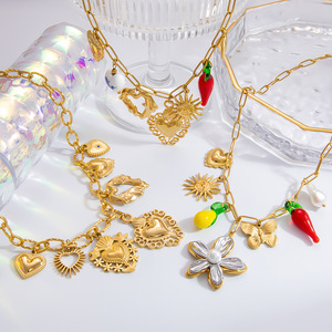 Collar con Colgante de Corazón de Acero Inoxidable, Chapado en Oro de 18K, Cadena con Dije, Joyería de Moda para Mujer, Regalo para Usar con Suéteres en Capas - Product Image 1