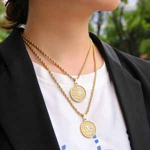 Grand 25mm Acier Inoxydable 12 Signes <span class=keywords><strong>Horoscope</strong></span> Disque Pendentif Collier Plaqué Or 12 Zodiaque Coin Collier <span class=keywords><strong>pour</strong></span> <span class=keywords><strong>Homme</strong></span> - Product Image 4