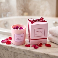 Bougie parfumée en cire de soja rose luxueuse avec fleurs séchées, logo personnalisé, huile essentielle et fabrication artisanale pour une ambiance romantique