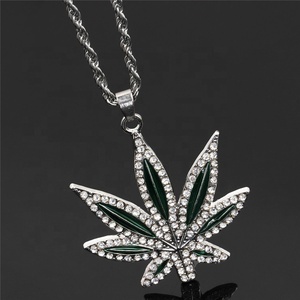 Collier en alliage <span class=keywords><strong>de</strong></span> zinc avec <span class=keywords><strong>feuilles</strong></span> <span class=keywords><strong>de</strong></span> mauvaises herbes, bijoux brillants à cristaux, sur mesure, plaqué or, pour hommes, hip-hop, bricolage - Product Image 3