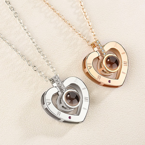 Collier avec pendentif en Projection de message, cadeau de saint-valentin 100 langues, je t'aime - Product Image 5