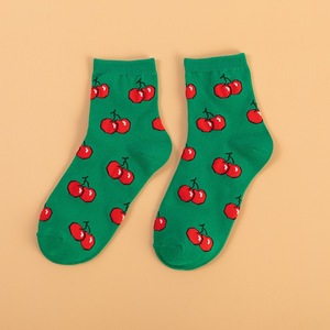 ถุงเท้าผู้หญิงแบบยาวครึ่งน่อง ผ้าฝ้าย ลายผลไม้น่ารักสไตล์ญี่ปุ่น แฟชั่นอินเทรนด์ ถุงเท้ายาวหนาสีขาว - Product Image 6