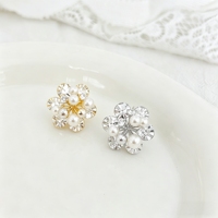 Boucles d'oreilles pour femmes en gros, personnalisées, plaquées or, avec aiguille en argent S925, clous fins, motif fleur, perles et zircone cubique