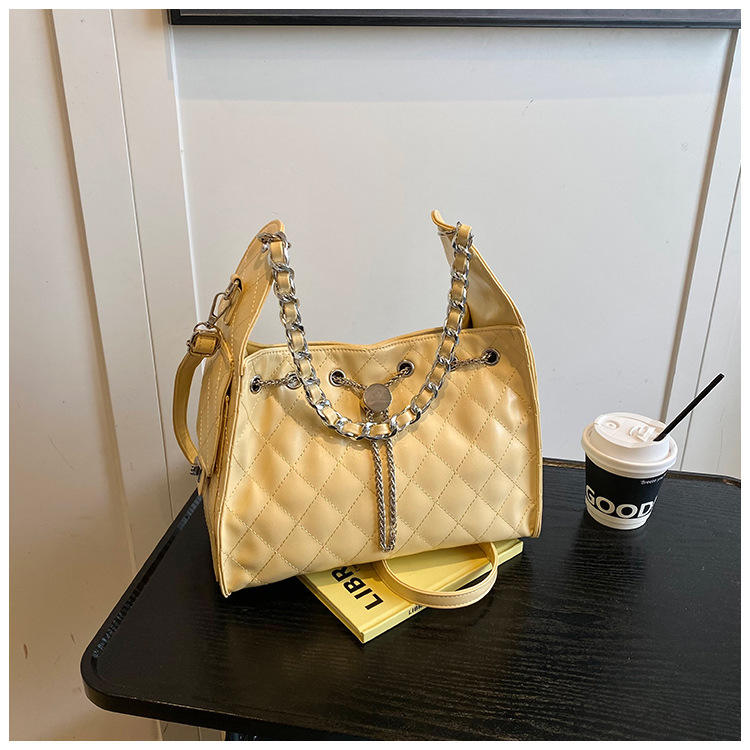 สีเหลือง