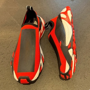 รองเท้าผ้าใบถักนุ่มคุณภาพสูงแบรนด์เนมดีไซน์หรูพร้อมโลโก้สั่งทำพิเศษสำหรับผู้หญิงและผู้ชาย ขายดี - Product Image 3