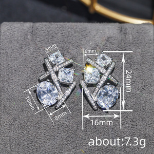 Orecchini a Perno con Linee Geometriche Irregolari per Donne, Design Principesco, Accessori per Orecchie alla Moda per Uso Quotidiano - Product Image 4