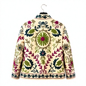 Veste brodée de qualité supérieure KAMARVY pour femme, inspirée des motifs ethniques, réversible, en velours et coton, pour l'automne/hiver - Product Image 2