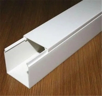 Chemin de câbles et goulottes en PVC avec couvercle pour la protection des fils électriques
