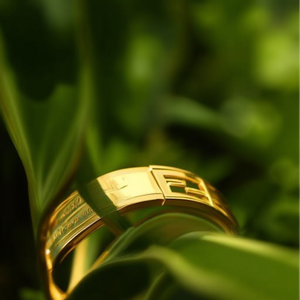 Brazalete de Moda en Acero Inoxidable 316L con Baño de Oro PVD, Sostenible y Resistente - Product Image 3