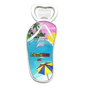 Imán de Refrigerador con Recuerdos de las Islas Tropicales del Caribe, Sandalias de <span class=keywords><strong>St</strong></span>. <span class=keywords><strong>Kitts</strong></span> y <span class=keywords><strong>Nevis</strong></span> con Forma de Chanclas y Abrebotellas - Product Image 1