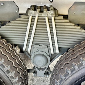 Camion-citerne à carburant Howo 8*4 12 roues, 400 ch, capacité de chargement de 40 000 <span class=keywords><strong>litres</strong></span>, en vente, neuf, de bonne qualité, fourni par l'usine - Product Image 6