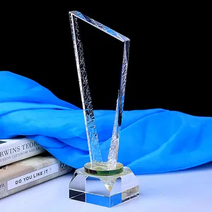Rõ Ràng Màu Sắc Tùy Chỉnh Logo Pha Lê Mới Cúp Phun Cát Pha Lê Arwrds Glass Trophy
