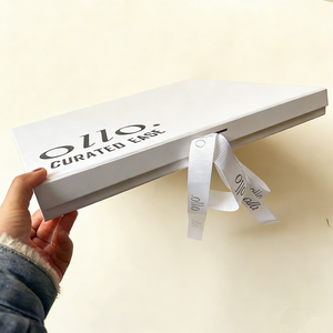 Caja de dulces de lujo con impresión personalizada, con cinta blanca, dulces y caja de embalaje magnética de papel de calidad alimentaria con lazo de cinta. - Product Image 4