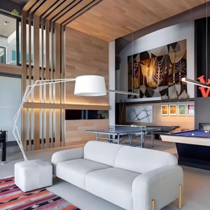 Villa contemporaine moderne <span class=keywords><strong>de</strong></span> luxe à deux étages avec toit surélevé et accents en bois chaud, service <span class=keywords><strong>de</strong></span> rénovation et <span class=keywords><strong>de</strong></span> conception - Product Image 4