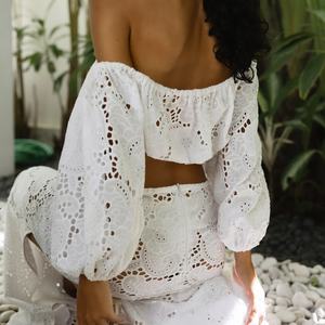 Nouvelle Collection : Ensemble Femme Chic Style Français – Haut Épaules Dénudées en Dentelle Haut de Gamme et Jupe Taille Haute – Tendance et Élégant - Product Image 3