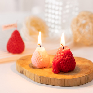 Wholesale cute gift box sets of soy wax strawberry scented <b>candles</b>, birthday gifts, souvenirs, and air fresheners. - Product Image 3