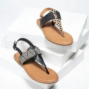 Sandálias femininas de tamanho grande, 2 novos, verão, fivela de dedo redondo, estampa de leopardo, plana, casual, sandálias femininas