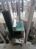 Imprimante jet d'encre automatique, nouvelle machine industrielle de traitement de rouleaux d'autocollants en film pour la production de codes bidimensionnels