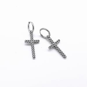 Aros Huggie para Hombre, Acero Inoxidable 316L Hipoalergénico, con Cruz Trenzada, Estilo Vintage Punk Gótico - Product Image 3