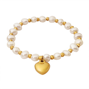 Pulsera JinSpark 'Ethereal Heart' con Perlas Naturales y Cuentas de Acero, Chapada en Oro de 18K, con Dije de Corazón, Regalo de Joyería para Ella - Product Image 1