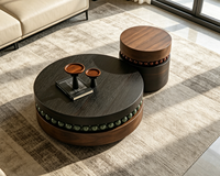 Nouvelle table basse en noyer 2026, détails perlés, créant une ambiance rétro de luxe léger