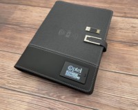 8000mAh Powerbank Notebook Con Cargador Inalámbrico Y Usb