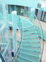 Escalier en verre sans cadre Escalier flottant en verre Éclairage LED Escalier en verre Prix de l'escalier en verre