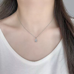 Kalung Liontin Berlian Kristal Bentuk Pir Minimalis Rantai Halus Pt950 Platinum Berlian Buatan Laboratorium untuk Wanita - Product Image 4