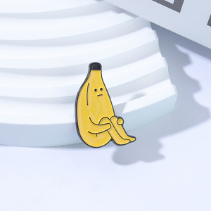 Broches en émail et badges de revers en métal sur le thème de l'homme banane triste, style dessin animé et anime humoristique, bijoux amusants, cadeau pour amis - Product Image 2