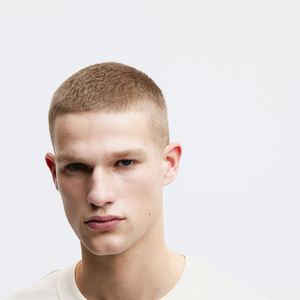 เสื้อสเวตเตอร์แขนยาวของผู้ชายเสื้อสเวตเตอร์แขนยาวหลายสีใส่สบายดีไซน์ใหม่สำหรับฤดูหนาว - Product Image 2