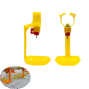 Bebederos Automáticos para Aves de Corral con Taza de Goteo, Taza para Beber para Pollos en Venta - Product Image 1