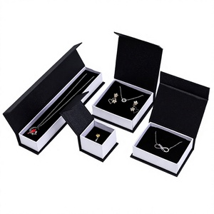 Boîtes cadeaux rigides carrées noires magnétiques recyclables, vernies, pour bijoux, montres, lunettes, avec logo personnalisé, doublées d'éponge, en carton. - Product Image 2