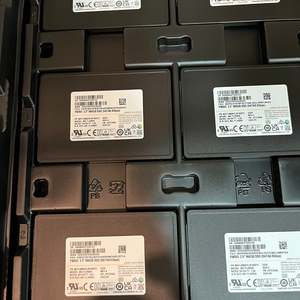 Unidad de Estado Sólido Interna SATA de 2.5'' y 960 GB Sung PM893 960, para Servidor, Nueva, Velocidad de Lectura de 550 MB/s, Grosor de 10 mm, PM893 960 GB 2.5 SSD Interna - Product Image 4