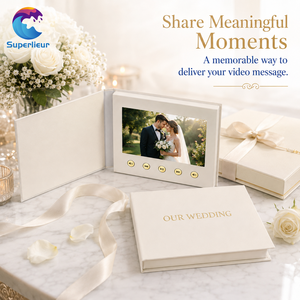 Superlieur A5 - Folleto de Video Digital Personalizado con Pantalla de 7.0 Pulgadas y Lámina Dorada, Regalo de Boda Personalizado y Álbum - Product Image 1
