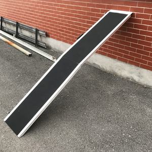 <span class=keywords><strong>Escalier</strong></span> et <span class=keywords><strong>rampe</strong></span> pliables pour chien CNRANNUO PR04, en alliage d'aluminium réglable, capacité de 400 livres, design pliable pour les grands chiens - Product Image 2